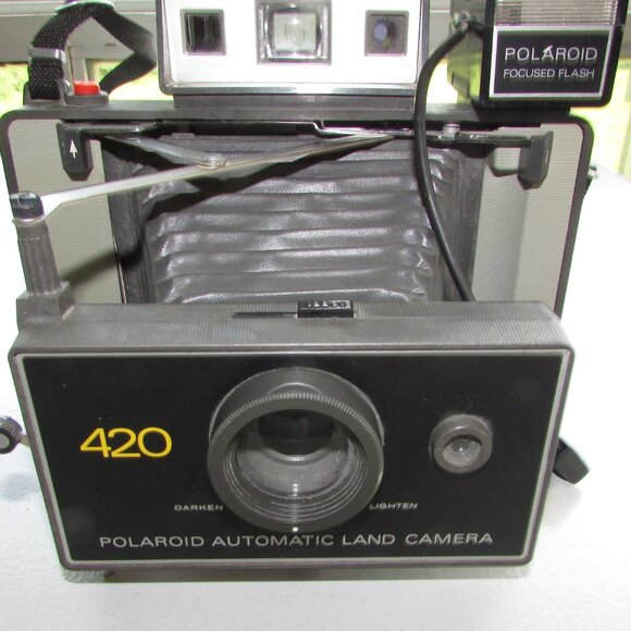 Vintage Polaroid 420 Land Camera - Picture 8 of 13